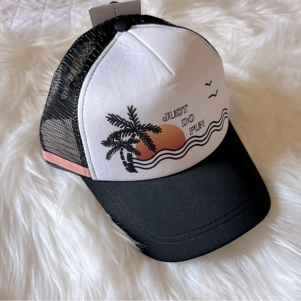 $5 💌! NWT Roxy Trucker Hat